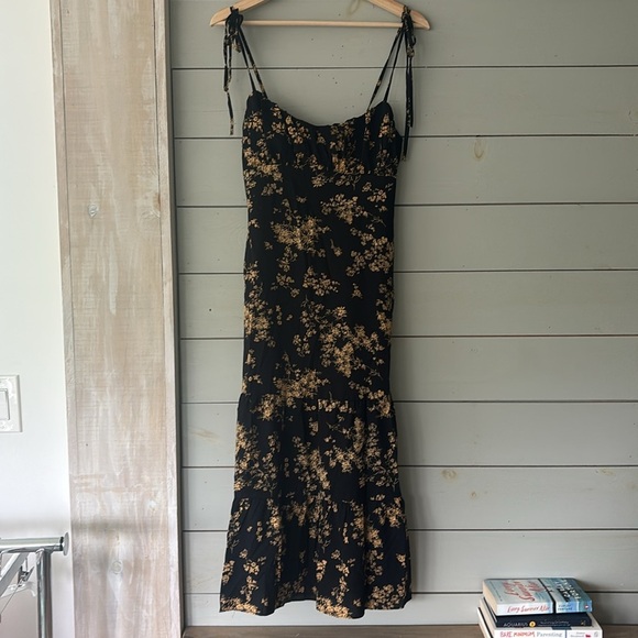 Floral Midi Boutique Dress – Size Medium - Picture 3 of 9